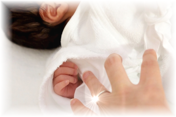 新生児とママの手
