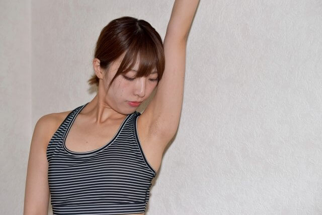 汗のにおいを気にする妊婦さん