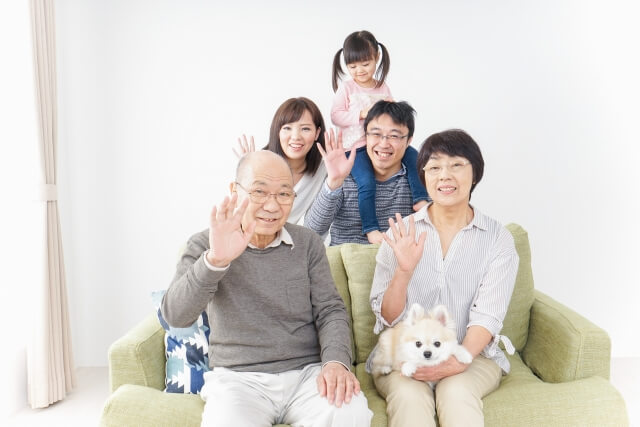 帰省して両親に子供を合わせる