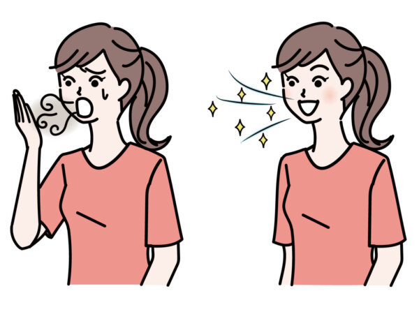 自分の息が臭いかもと不安に感じる女性